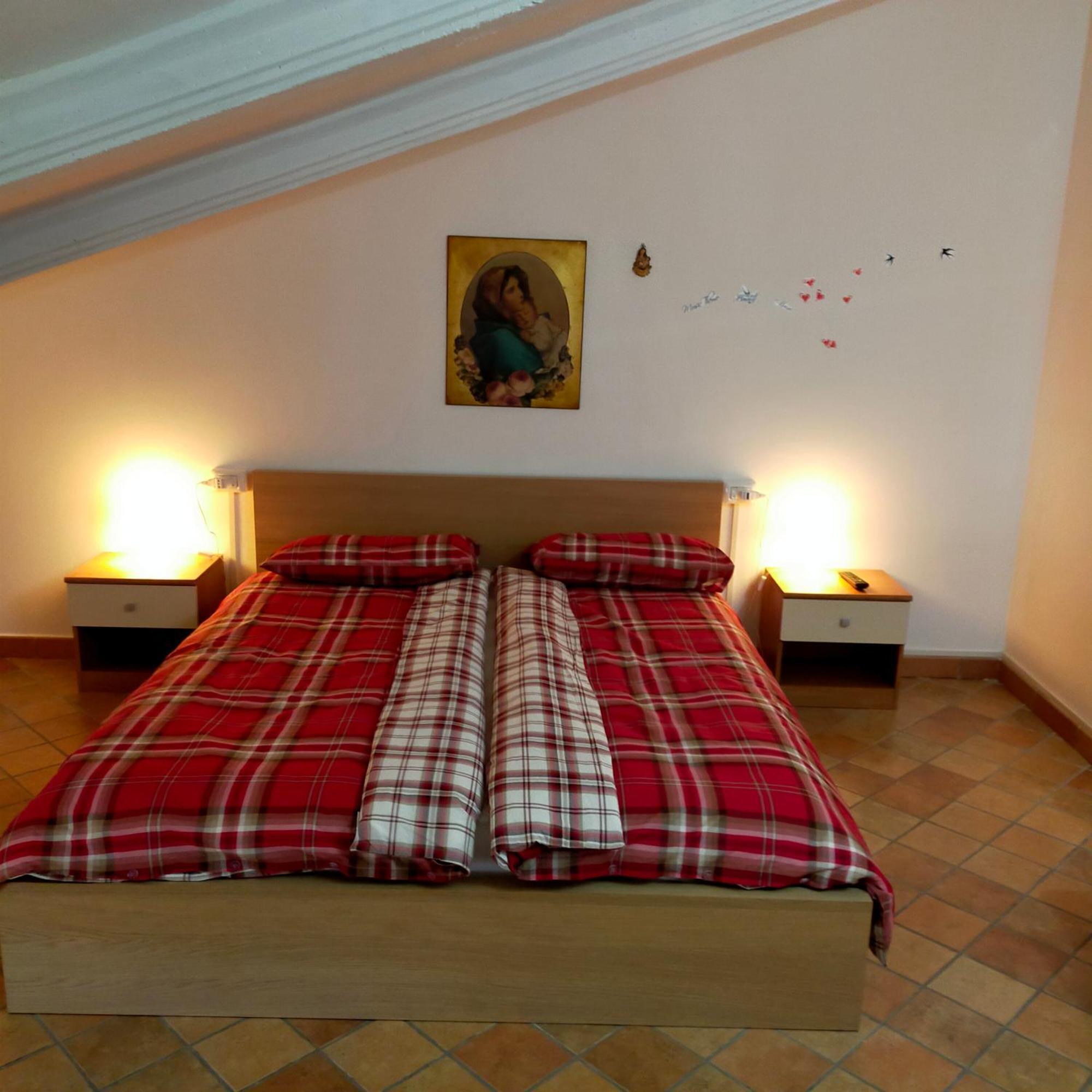 Ferienwohnung Mansarda Viti - Sguardo Su Frontone - Exterior foto