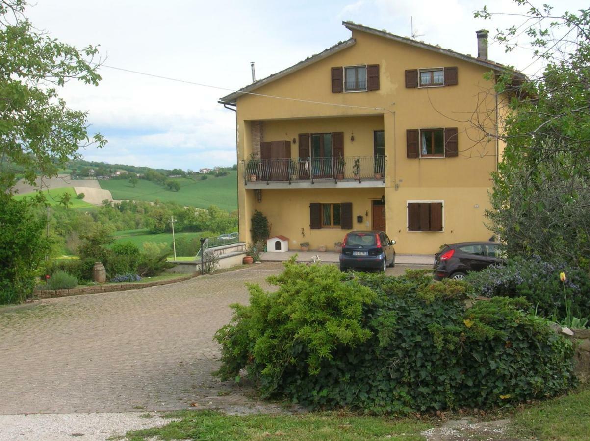 Ferienwohnung Mansarda Viti - Sguardo Su Frontone - Exterior foto
